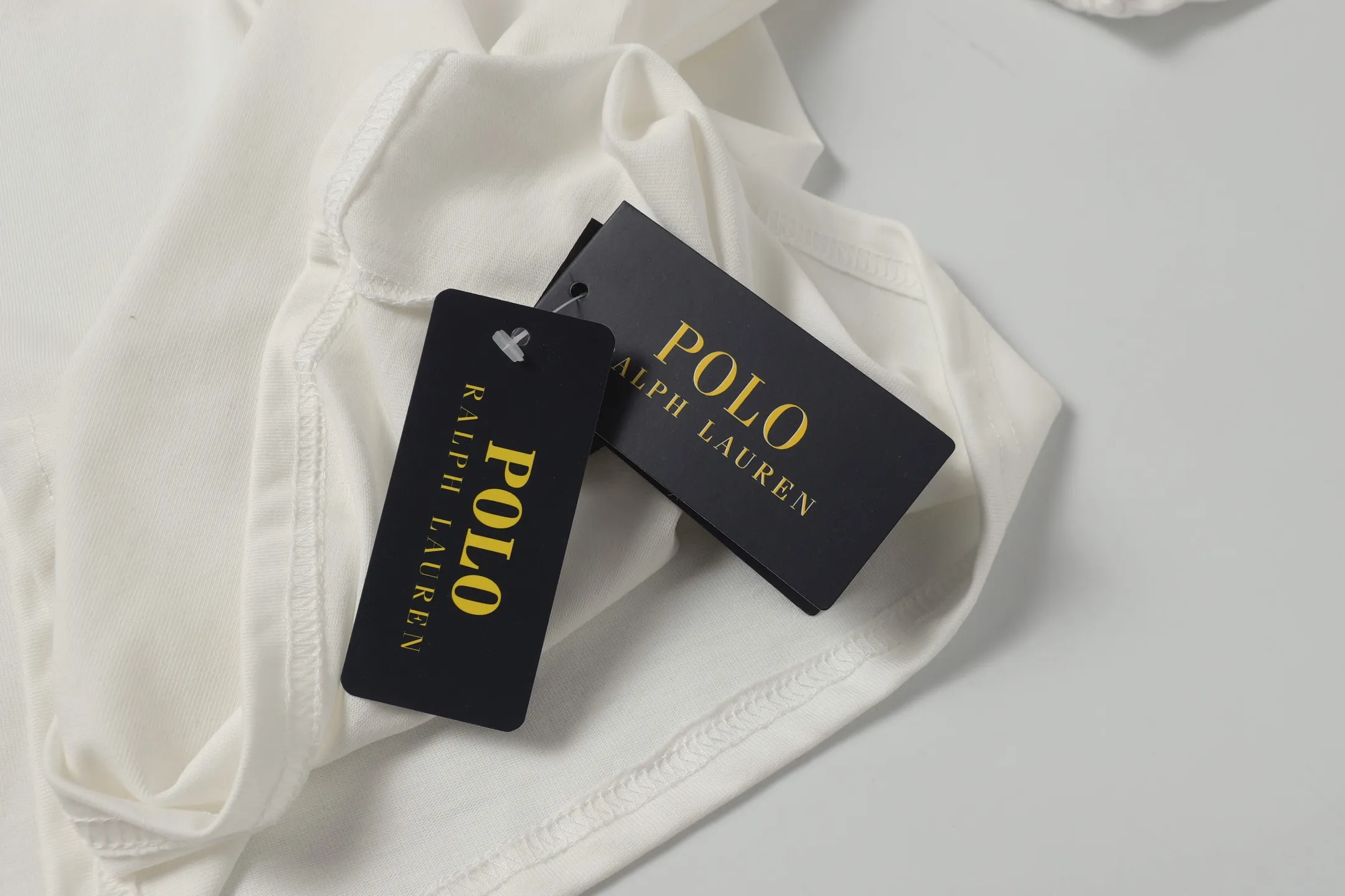 P130 Style number: A003 [Ralph Lauren classic color printed round neck basic short sleeves] ✅270g double yarn fabric, custom woven and dyed threads ✅Original sticker Scan the QR code to enter the official website ✅Large version, loose and stylish, can wear up to 200 pounds Color: black white Size: S-XL